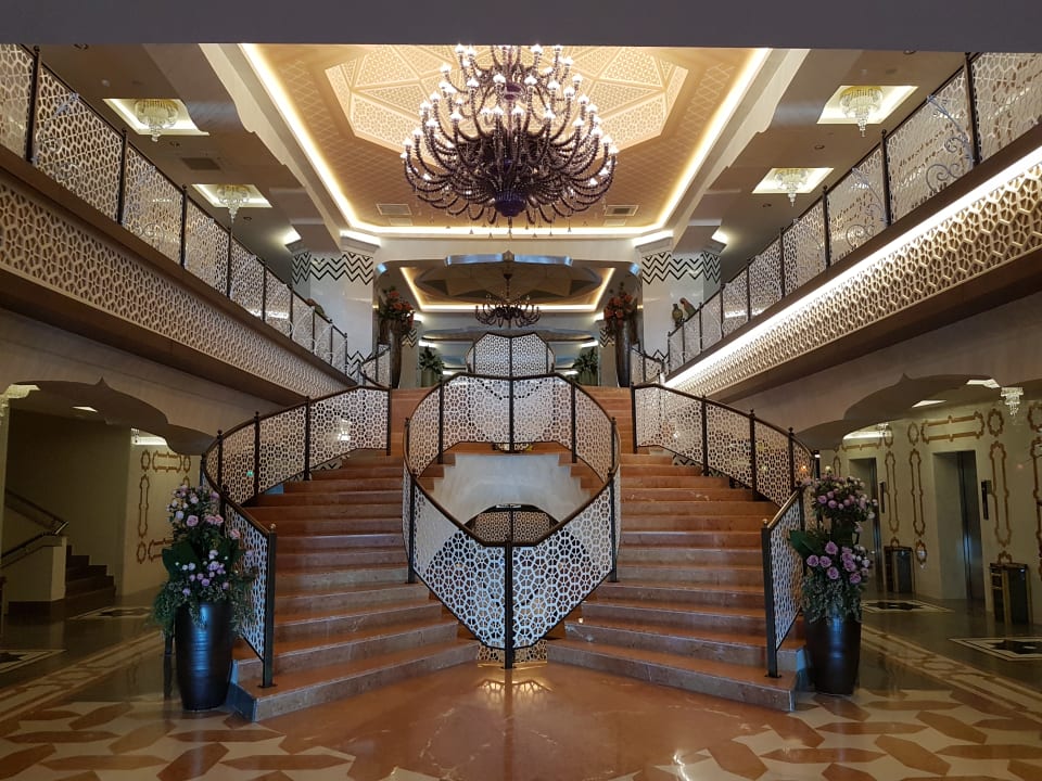 Lobby Royal Taj Mahal Hotel