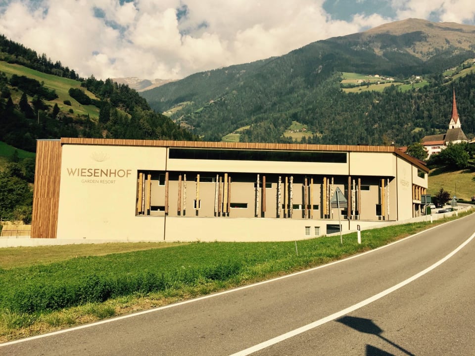 Blick auf den neuen Anbau Hotel Wiesenhof Garden Resort