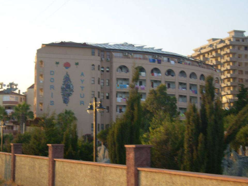 Blick von der Küstenstraße Doris Aytur Hotel