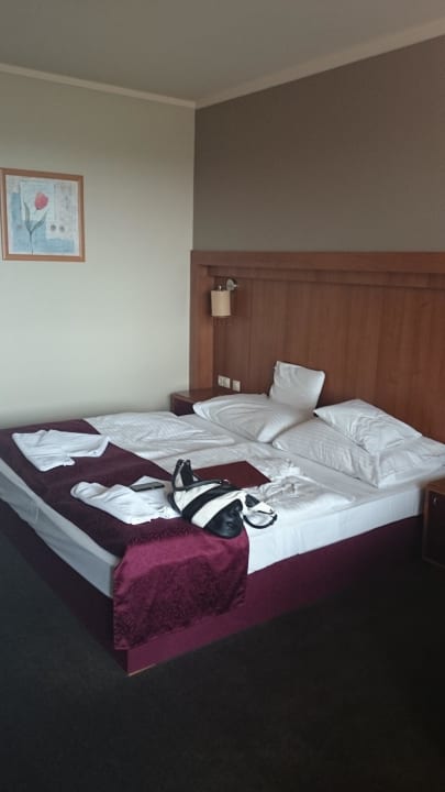Geräumiges Zimmer mit großem Dooppelbett Caramell Premium Resort