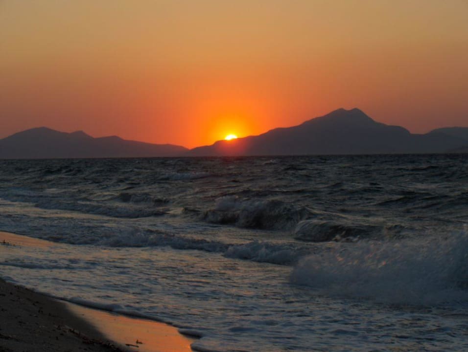 Sonnenuntergang am Hotel-Strand Hotel Tigaki Beach