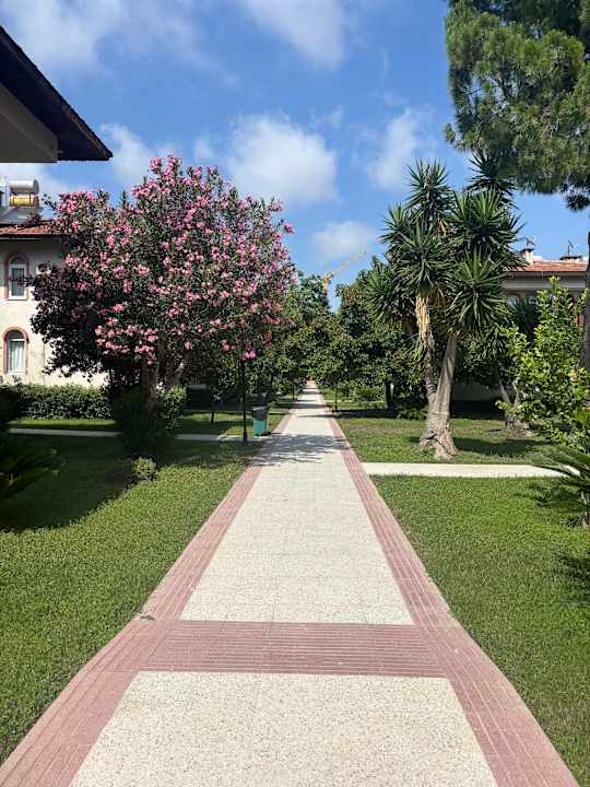 Gartenanlage Hotel Sirma