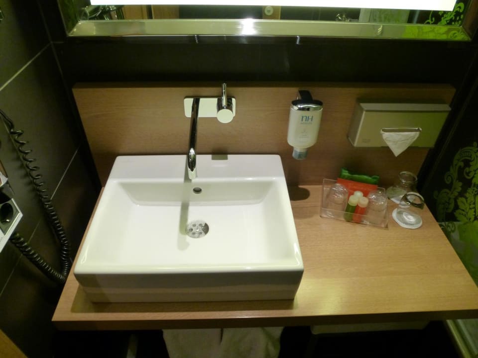 Badezimmer Hotel NH Frankfurt Messe