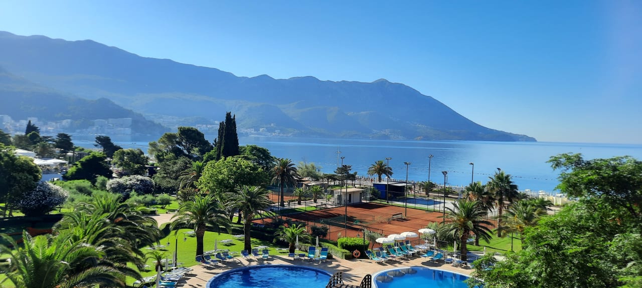 Gartenanlage Iberostar Waves Bellevue