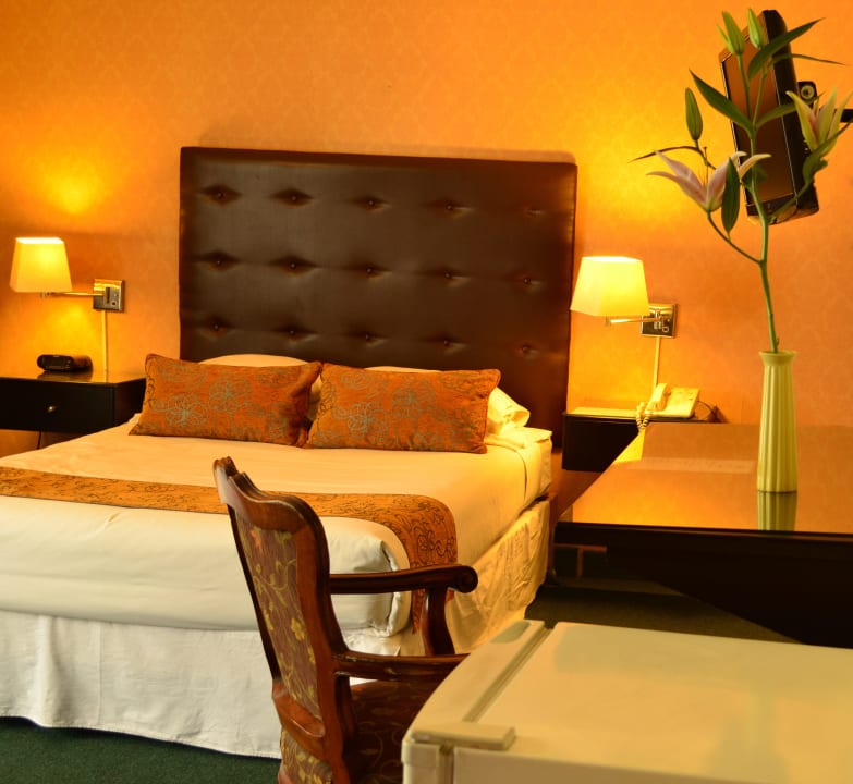 Matrimonial room  Hotel Basadre Suites