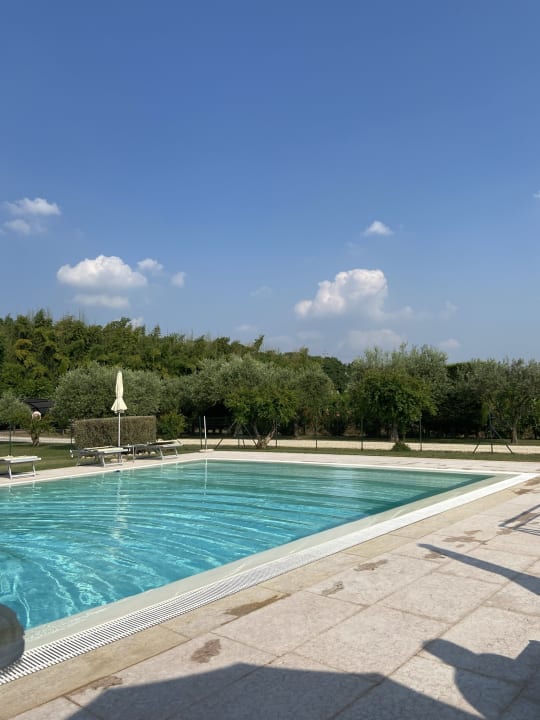 Pool Rooms & Breakfast Borgo di Calmasino