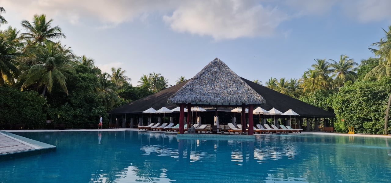 Pool Adaaran Select Meedhupparu Island Resort - Premium All Inclusive