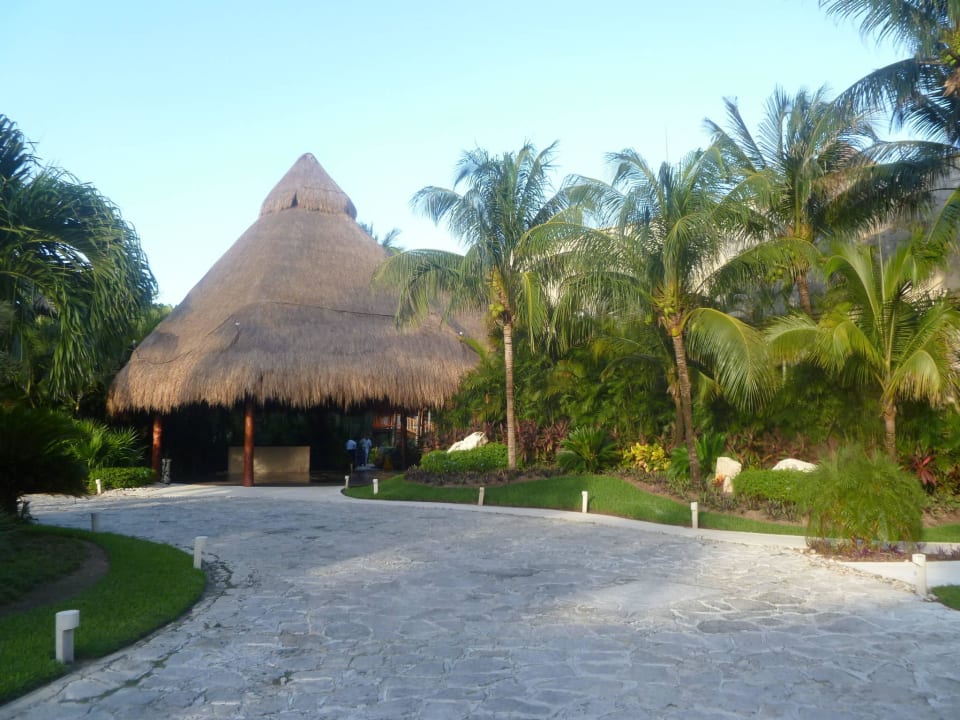 Einfahrt Akumal Bay Beach & Wellness Resort