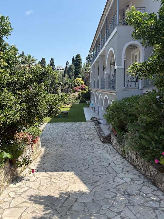 Außenansicht Hotel Adriolos