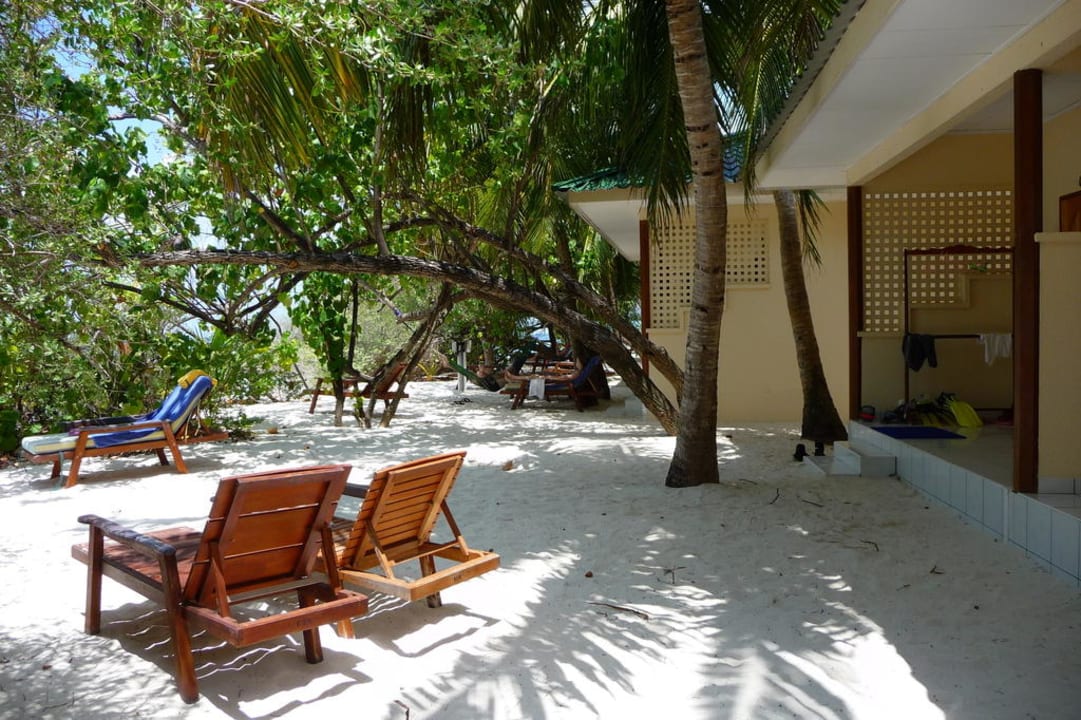 Relaxen vor dem Bungi Eri Maldives