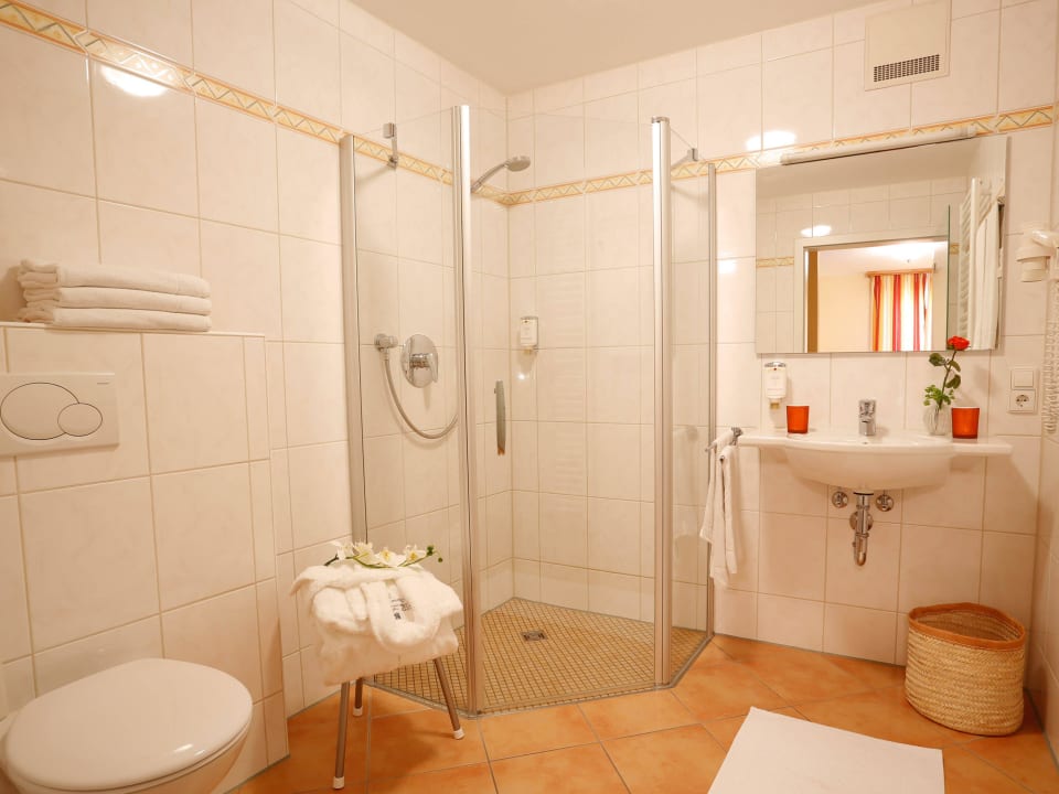 Badezimmer Junior Suite Beispielbild Landhotel Mohren