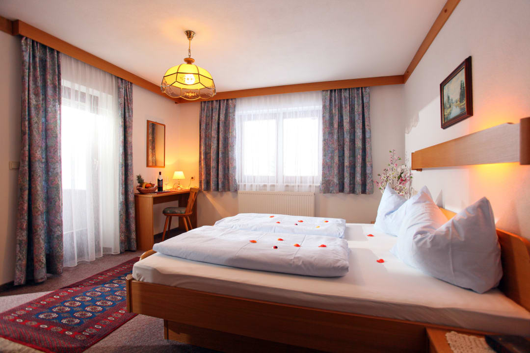 Beispiel Doppelzimmer mit Dusche/WC Pension Tannenhof