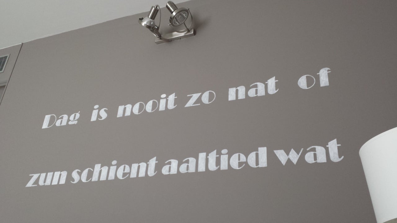 Schriftzug Wand im Schlafzimmer Van der Valk Hotel Groningen Westerbroek