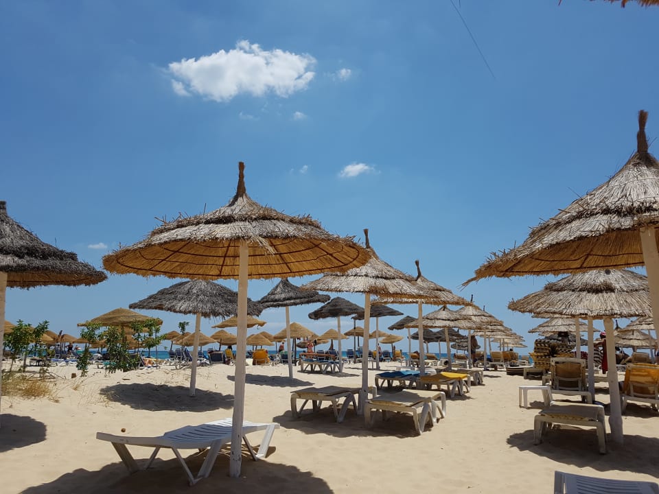 Strand Hotel Nesrine