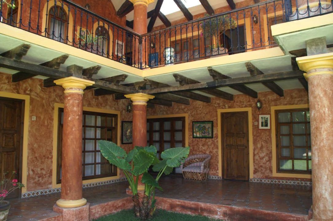 Innenhof des Nebengebäudes, Zimmer von aussen Hotel Casa Mexicana
