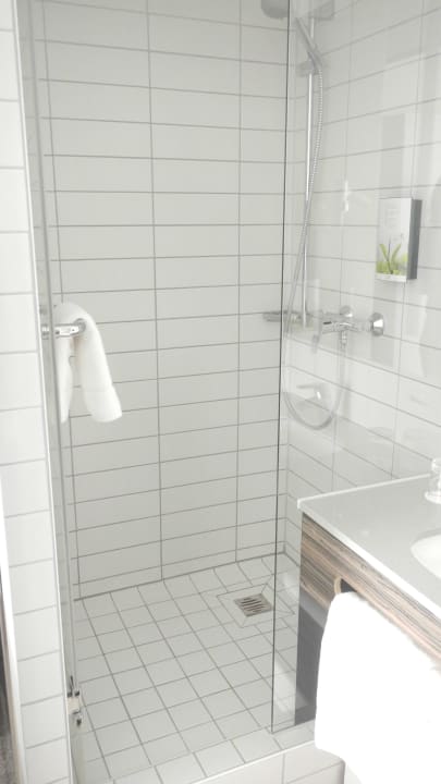 Dusche Premier Inn Nürnberg City Nordost