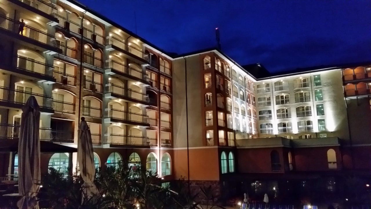 Hotel am Abend Sol Luna Bay