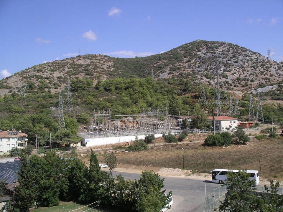 Trafo- Anlage hinter den Hotels Club Hotel Mirabell