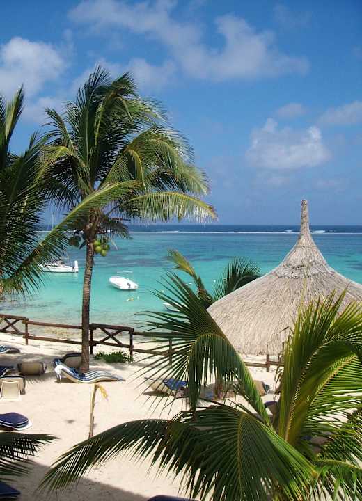 Promenade hinter dem Zaun Le Peninsula Bay Beach Resort & Spa