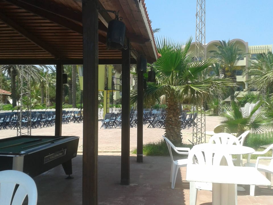 Außenanlage am Strand Hotel Nesrine