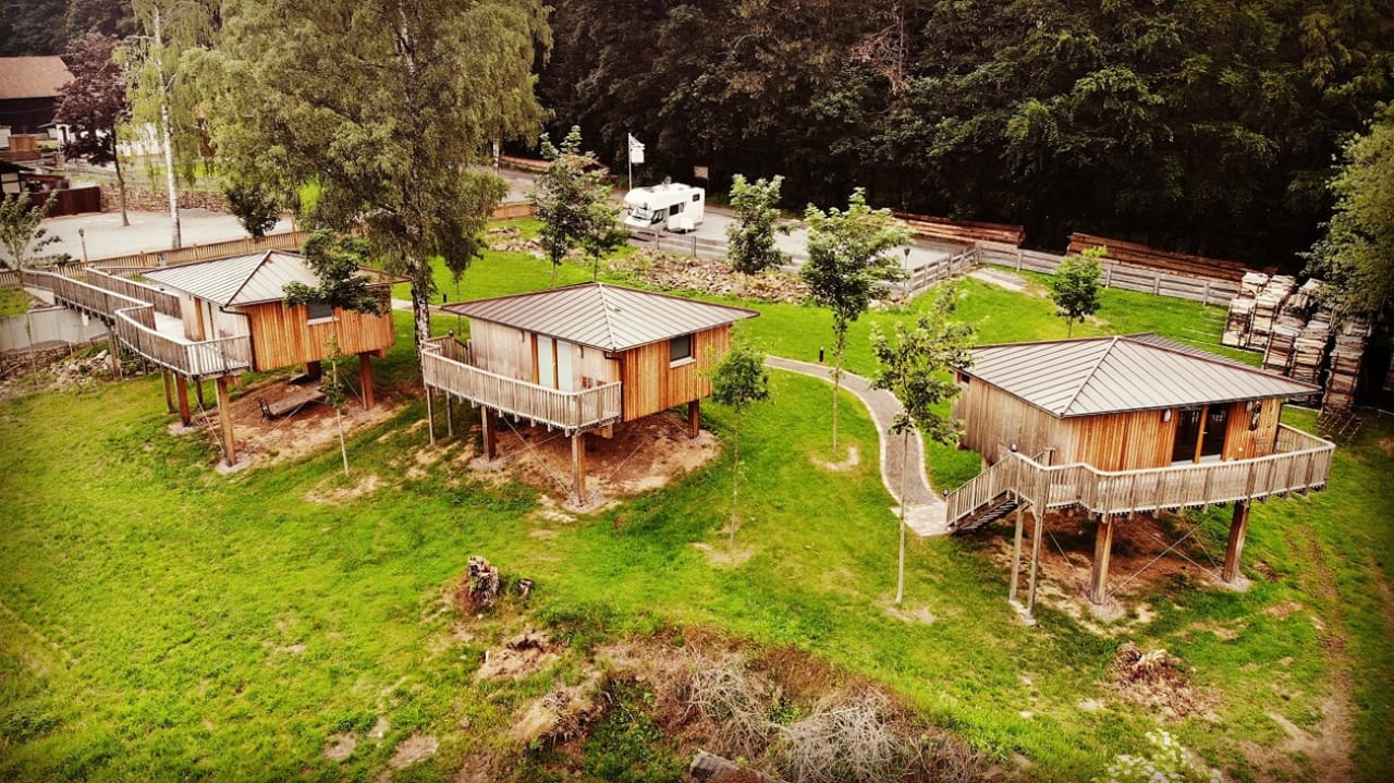 Außenansicht Baumhaushotel Aerzen
