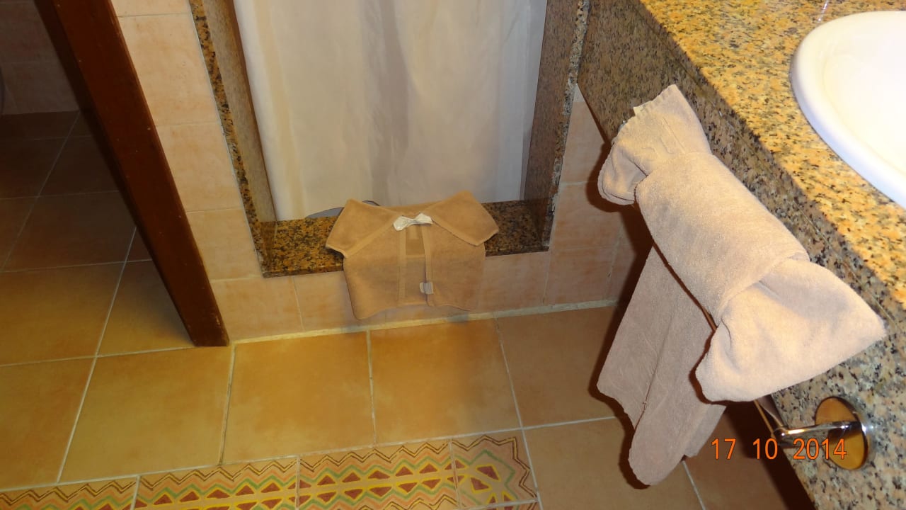 Mit 1-2€ Trinkgeld, sieht das Zimmer besser aus Hotel Riu Funana