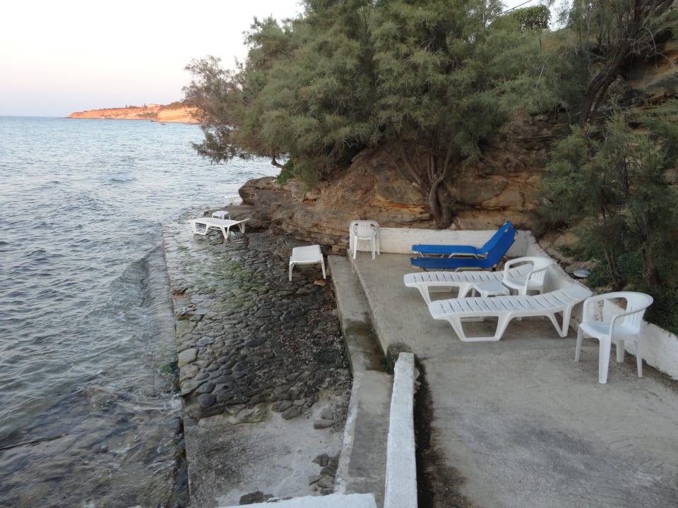 Liegewiese, Weg zur nächsten Badebucht AluaSoul Zakynthos - Adults only