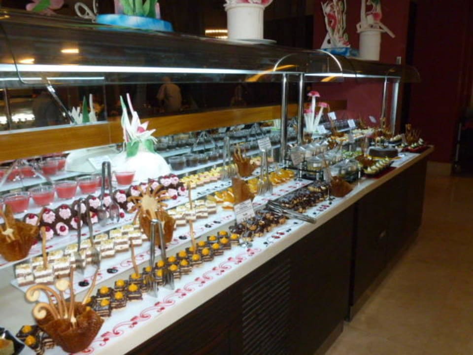 Buffet desserts Commodore Elite Suites & Spa - Adults only