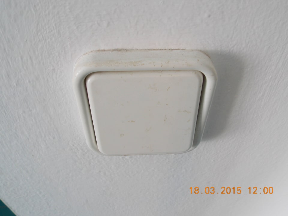 Verdreckter Schalter Aparthotel Costa Mar