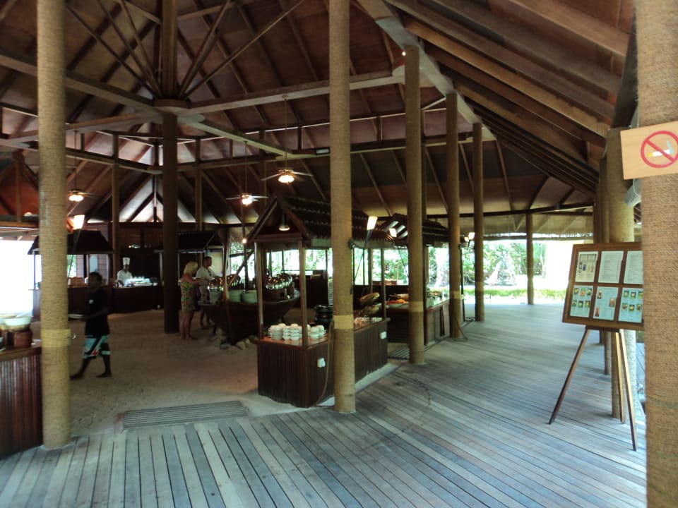 Buffet Filitheyo Island Resort