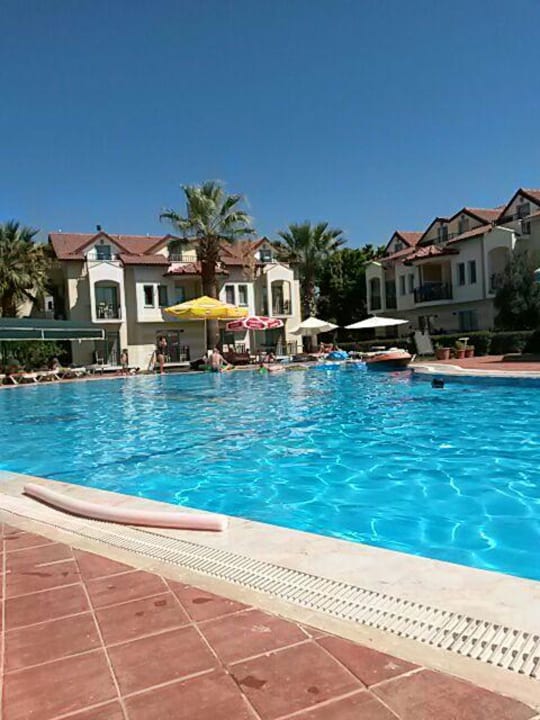 Pool- Wohnbereich  Hotel Rebin Beach