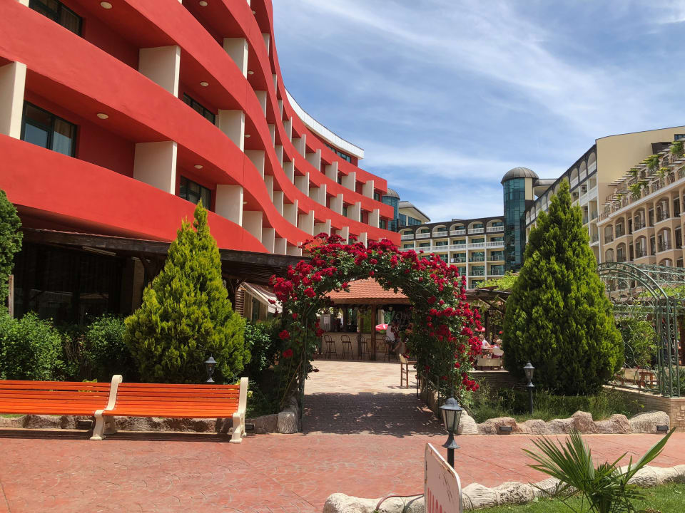 Außenansicht Hotel Mena Palace