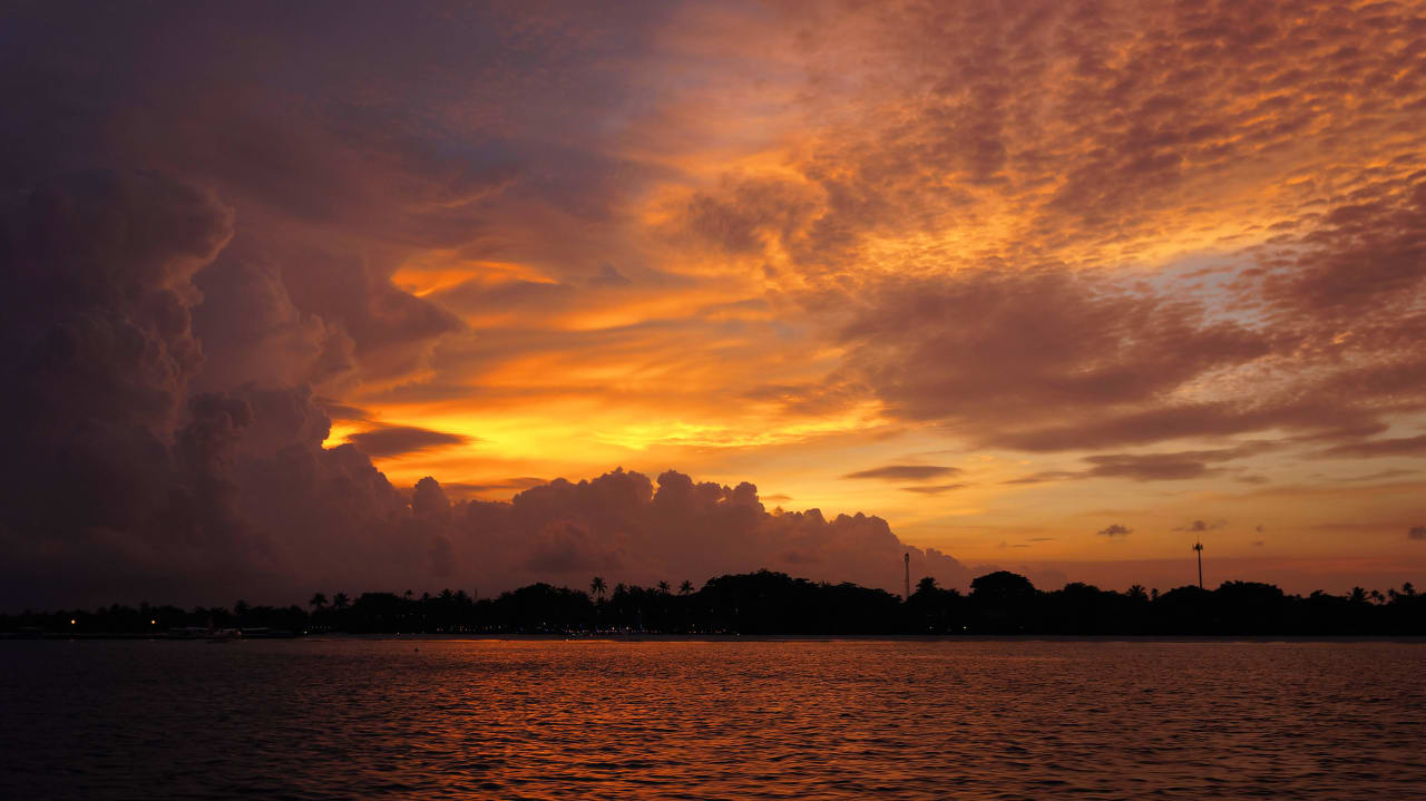 Sonnenuntergang Kuredu Island Resort & Spa