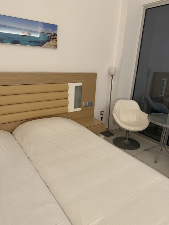 Zimmer Vrissaki Beach Hotel