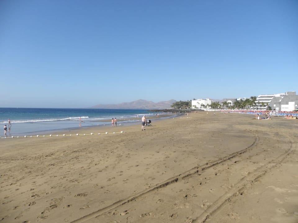Der Strand in 400m Enfernung vom Hotel Relaxia Olivina