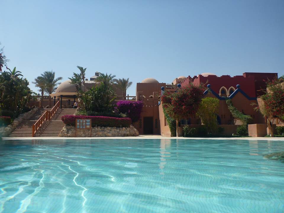 Blick aus dem Pool Richtung Hauptbar Grand Makadi