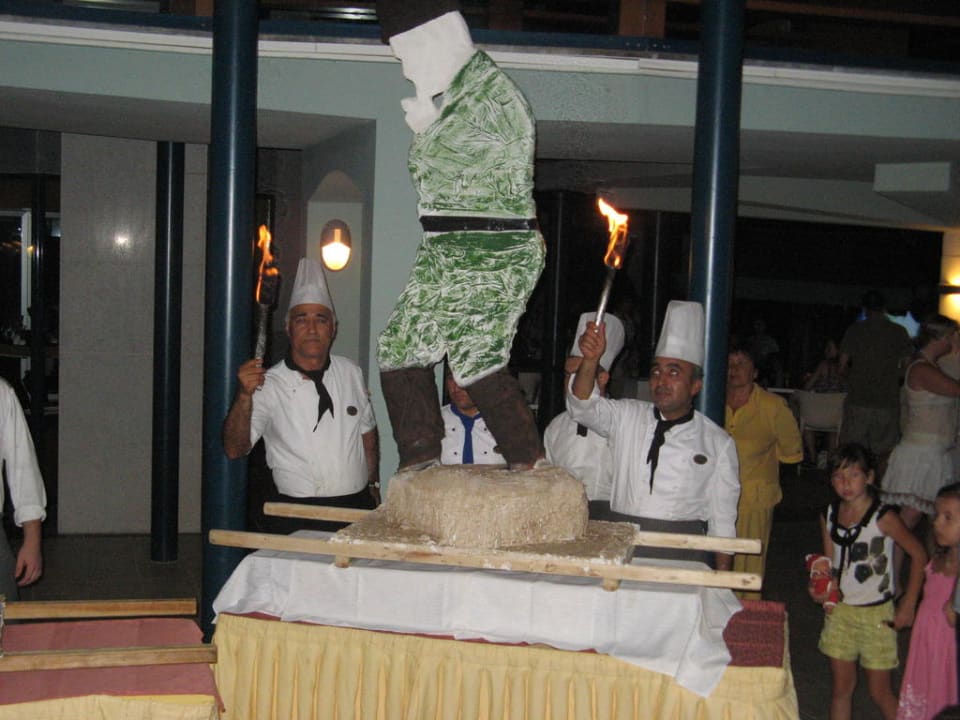 Празднование дня победы Le Jardin Resort