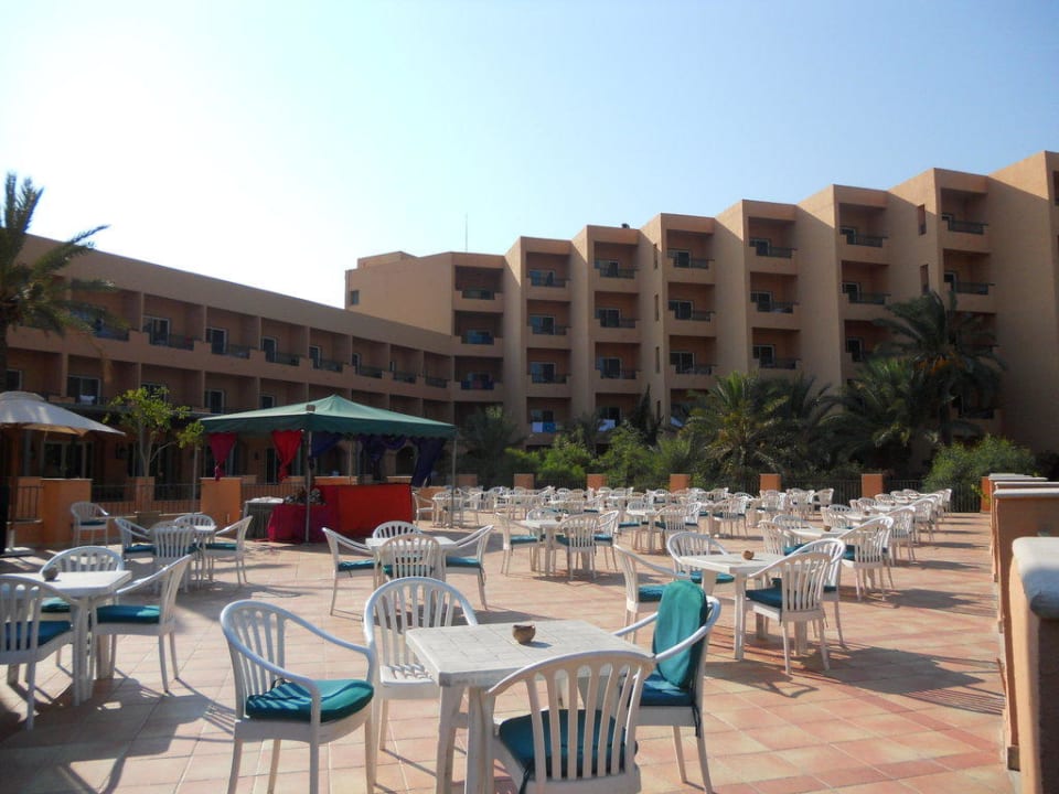 Terrasse und Hotel El Ksar Resort & Thalasso