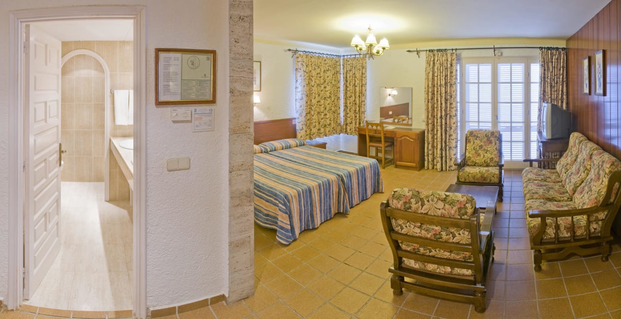 Vista de una habitación  Hotel GHT Neptuno