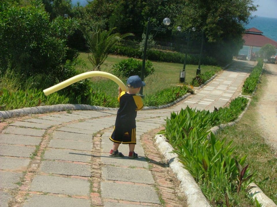 Der Weg zum Strand Hotel Süral Garden
