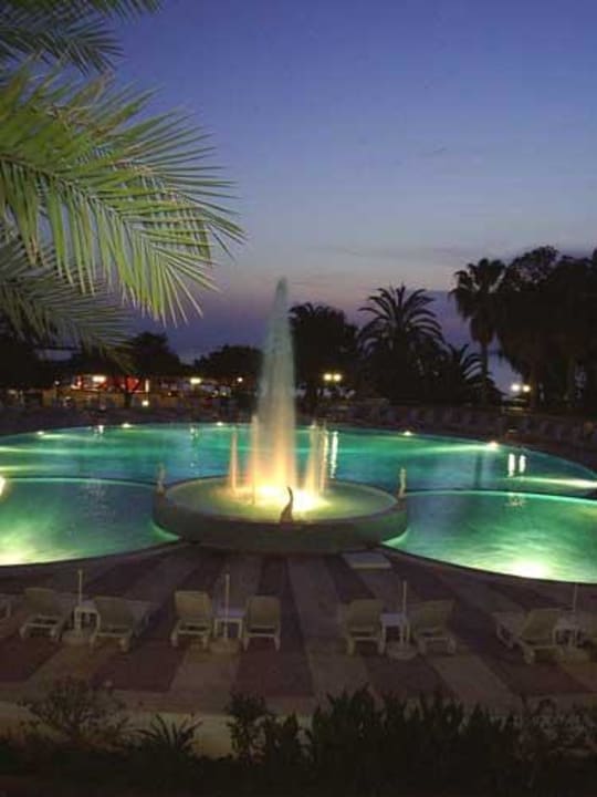 Pool bei Nacht Top Hotel
