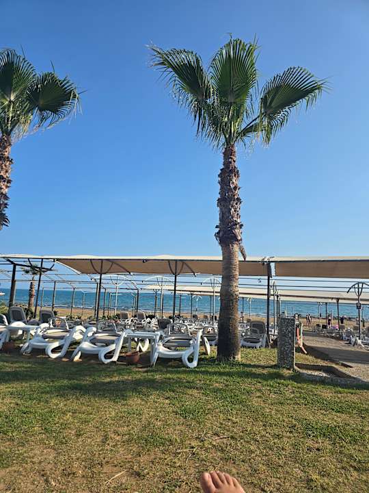 Strand Mary Hotel Side