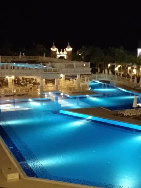Pool Royal Taj Mahal Hotel