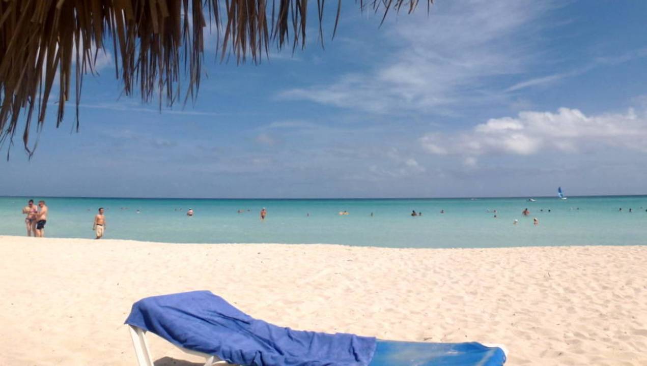 Türkis-farbenes Wasser Iberostar Origin Taínos