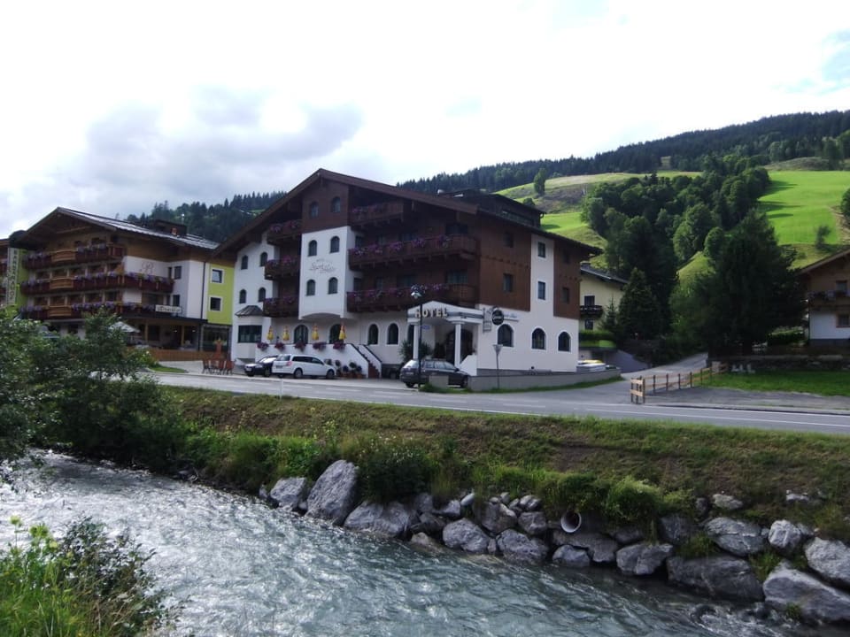 Hotel am Abend Boutique House happYellow