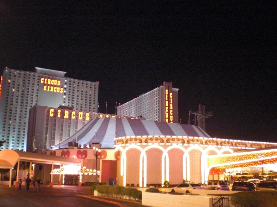 LV by Night Hotel Circus Circus