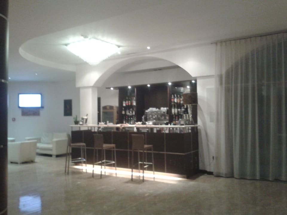 Bar płatny Hotel For You