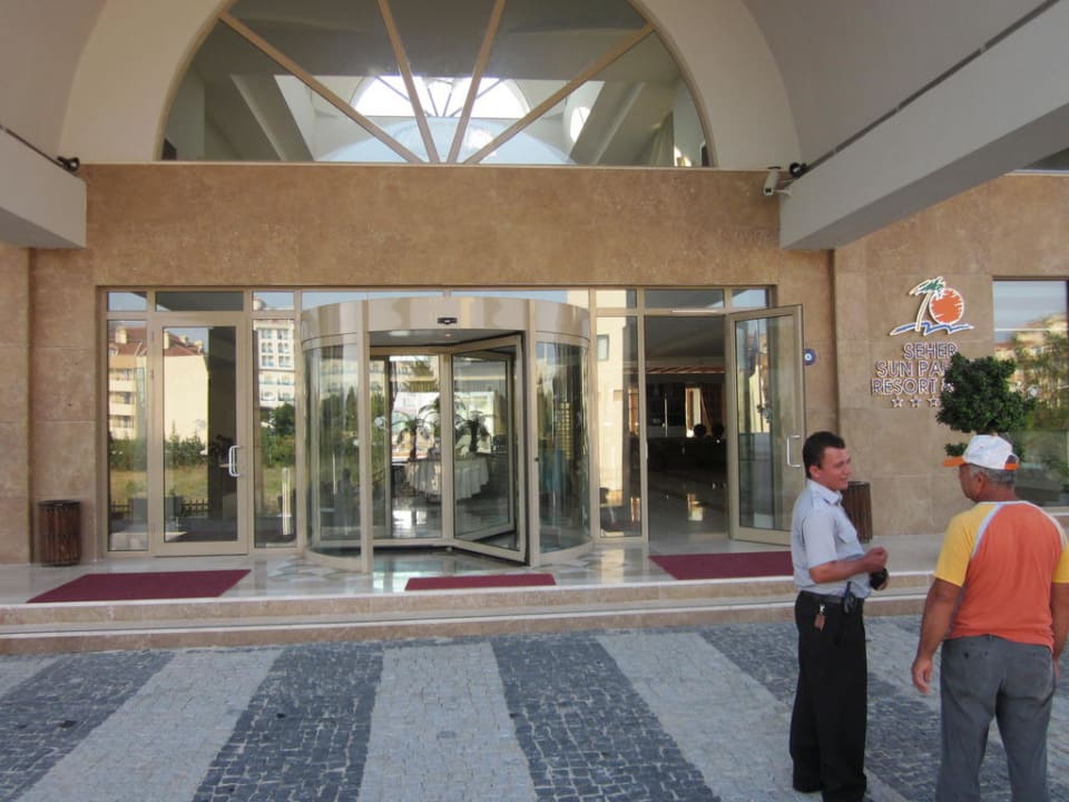 Eingang Seher Sun Palace Resort & Spa