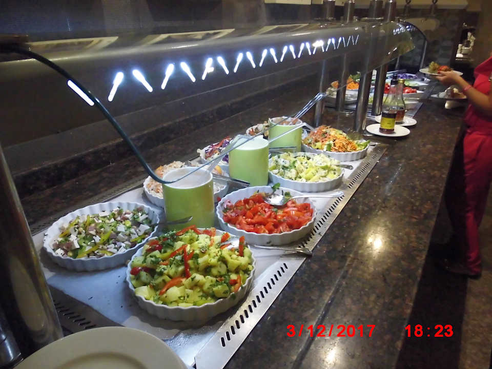 Leckere gemischte Salate Pickalbatros Royal Moderna Resort-Sharm El Sheikh