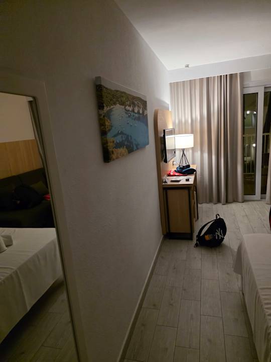 Zimmer Calimera Fido Gardens